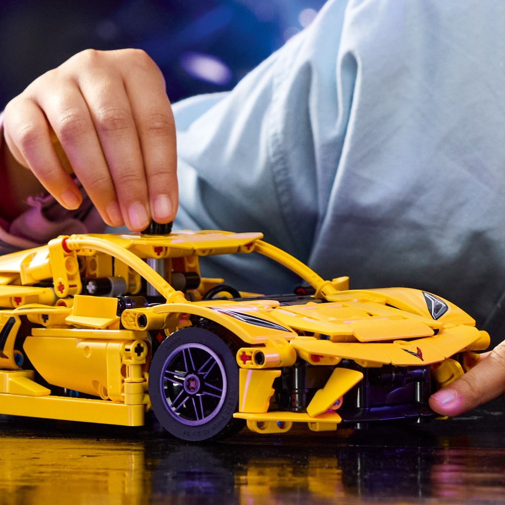 Конструктор LEGO Technic Chevrolet Corvette Stingray 42205
