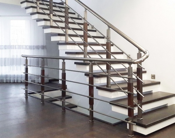 Стійка для перил Хай-тек горіх