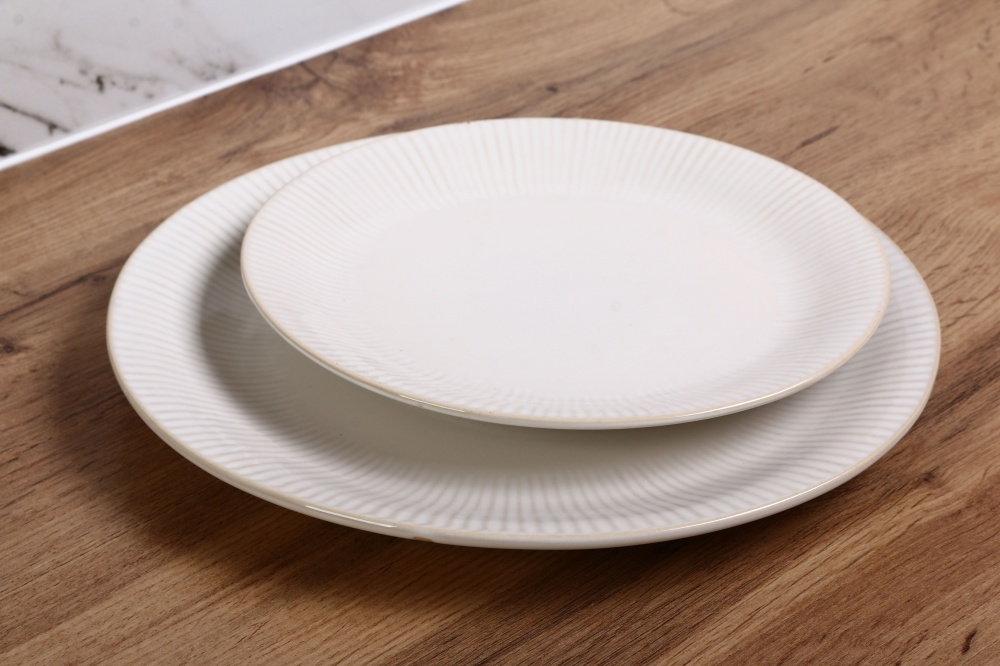 Тарілка обідня Bella Vita Needl 22 см 2 сорт