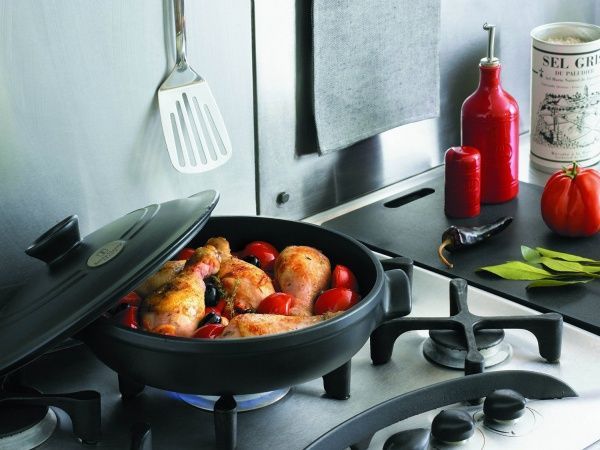 Сотейник с крышкой Flame 29,5 см черный 794593 Emile Henry