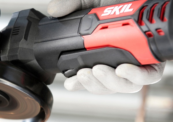 Болгарка (кутова шліфмашина) SKIL AG1E9132AB