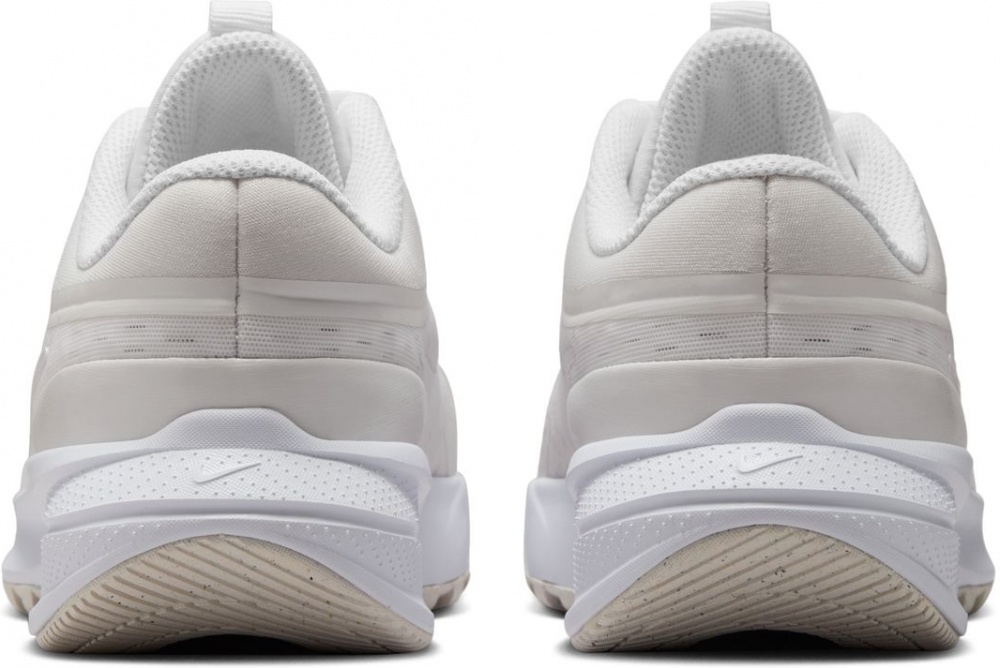 Кросівки для дівчаток Nike Star Runner 5 HF7004-101 р.37,5 білі