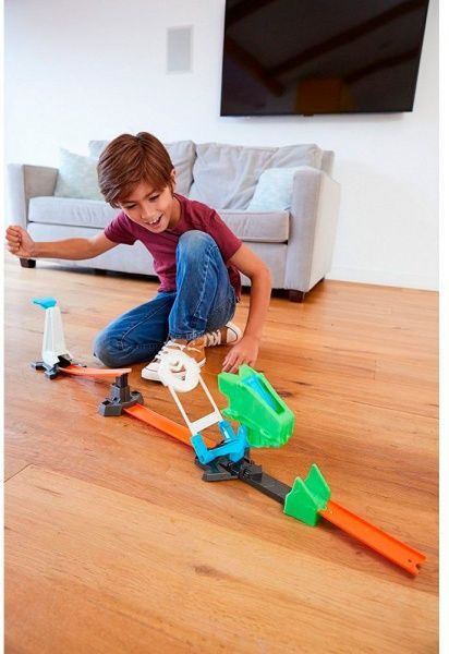 Игровой набор Hot Wheels Суперпрыжок FLL00
