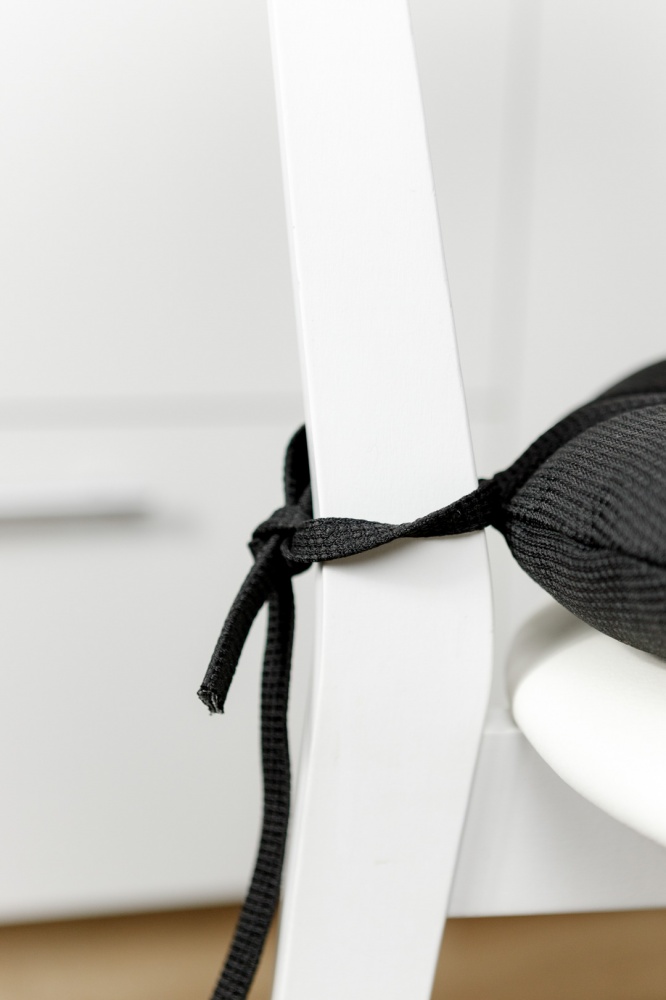 Подушка на стул Dх40 см LEON черная Прованс