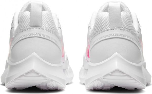 Кросівки Nike WMNS NIKE TODOS BQ3201-100 р.US 7,5 білий