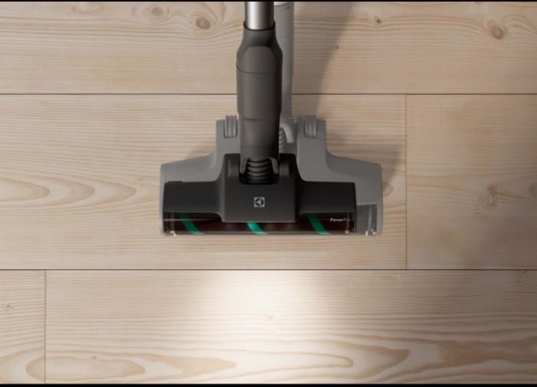 Пылесос аккумуляторный Electrolux EP71UB14DB black 