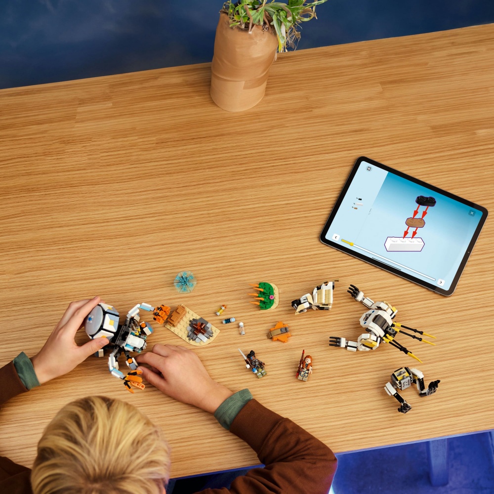 Конструктор LEGO Horizon Adventures Aloy и Varl против Shell-Walker и Sawtooth 77037