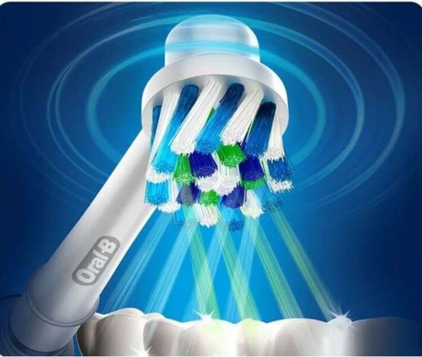 Зубная щетка Oral-B Pro 1 (500) D16.513.1U 978101