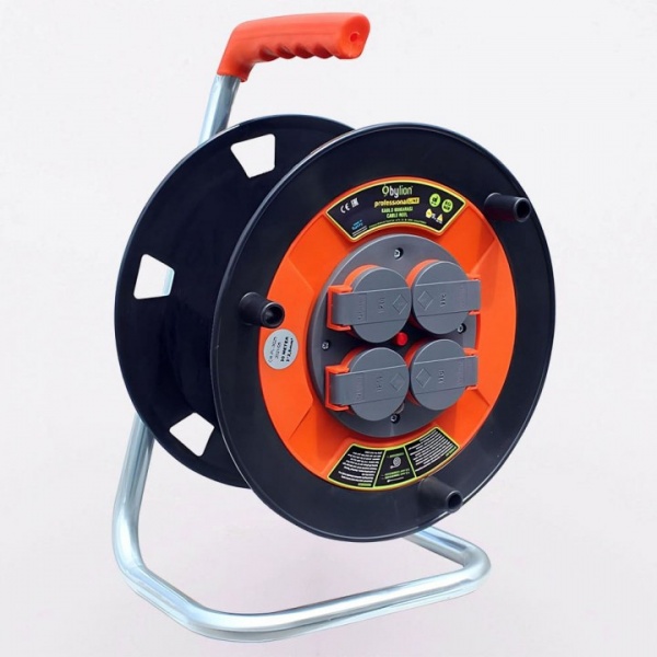Катушка для удлинителя с заземлением 4 гн. черный с оранжевым 