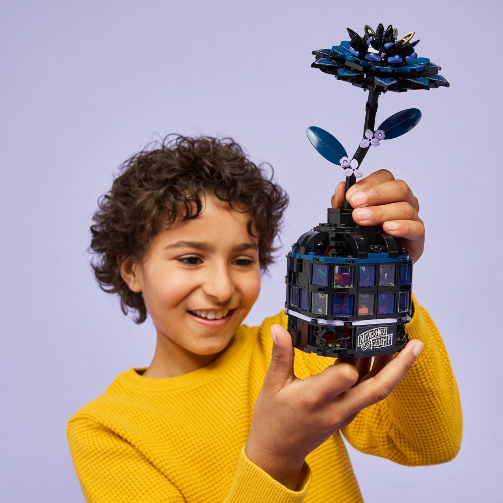 Конструктор LEGO Wednesday Квітка чорної жоржини 76784