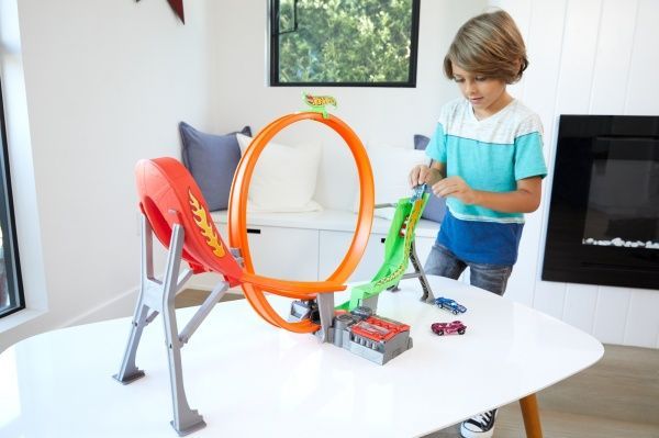 Гоночный трек Hot Wheels Безумный форсаж с 5 машинками FCF18