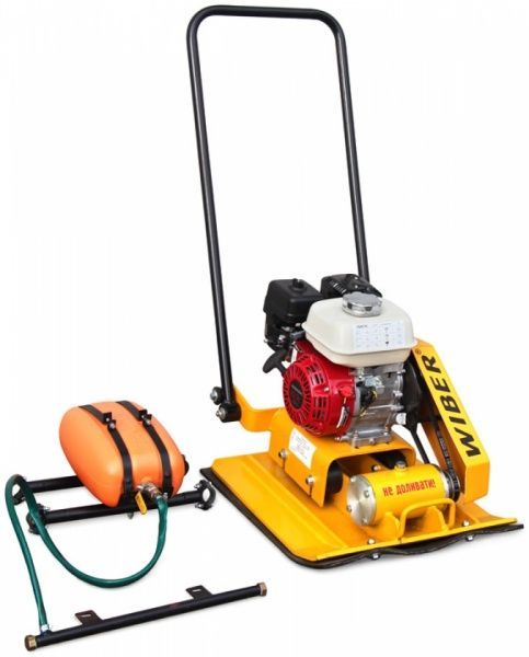 Виброплита WIBER  UGMS-12 с бачком