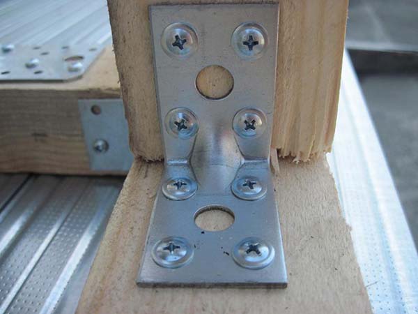 Кутник посилений Profstal рівносторонній 50x50x35 мм 1,8 мм