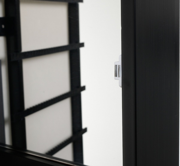 Підлогове дзеркало із секцією для зберігання аксесуарів A3618 3600x12300 мм чорний 