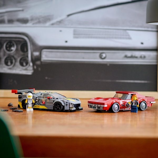 Конструктор LEGO Speed Champions Chevrolet Corvette C8.R Race Car and 1968 Chevrolet Corvette 76903