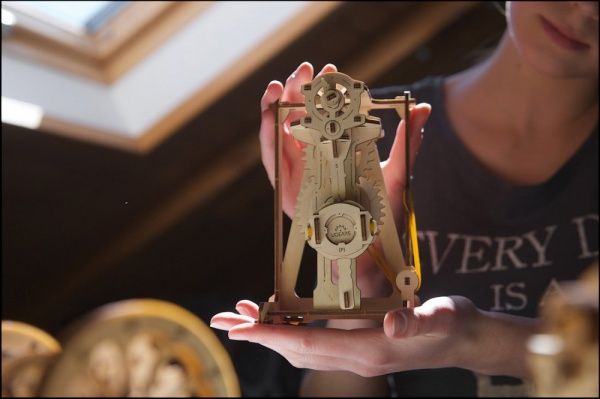 Деревянный 3D-конструктор UGEARS Маятник
