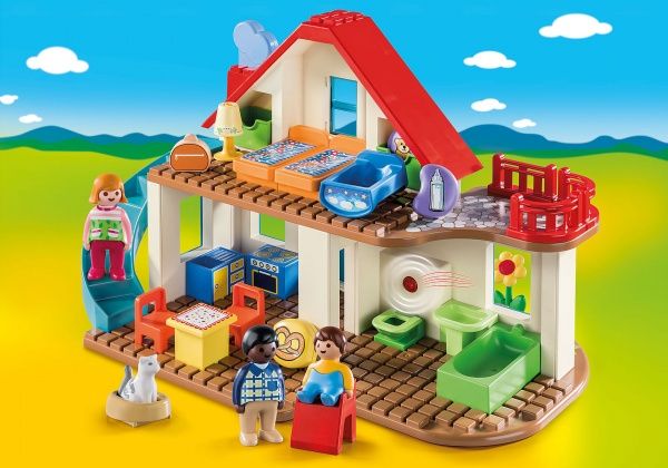 Конструктор Playmobil Домик в деревне 70129