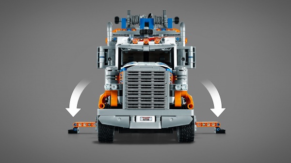 Конструктор LEGO Technic Важкий тягач 42128