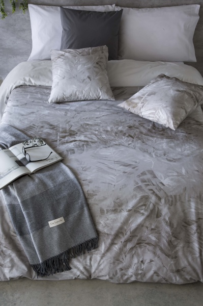 Комплект постельного белья Lanka 2 серый Guy Laroche 