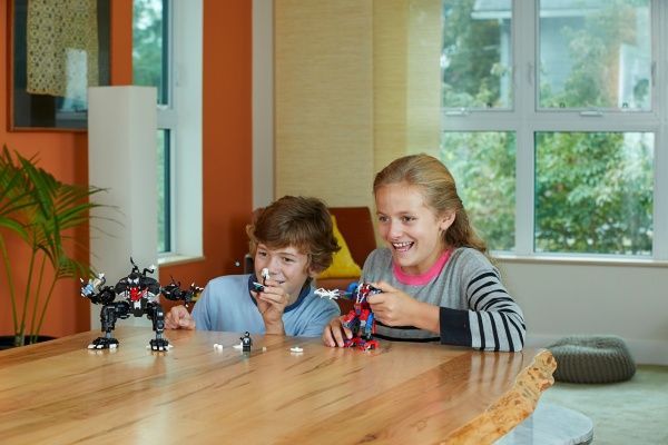 Конструктор LEGO Super Heroes Marvel Людина-Павук проти Венома 76115