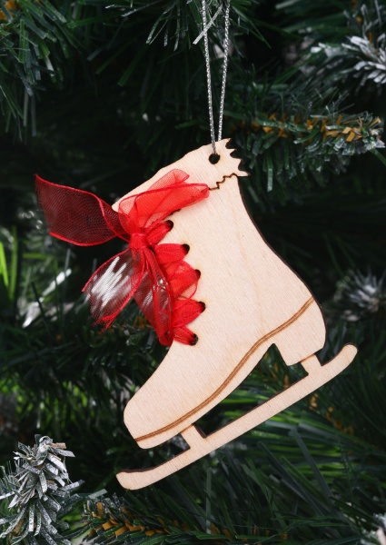 Елочная игрушка Коньки с лентой 5730 7 см 