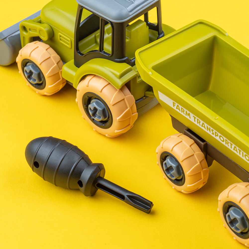 Игровой набор OTAMANKO Веселый хутор (трактор с прицепом и ферма с овцами и курами) 532.01.60