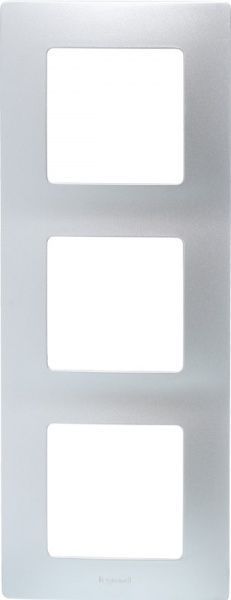 Рамка тримісна Legrand Etika універсальна алюміній 672553