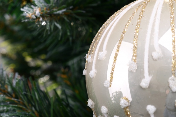 Елочная игрушка в форме шара с декором стеклянная 8 см 8 мм золотой ABT620080