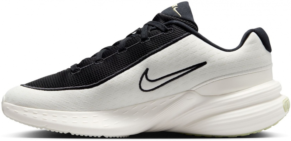 Кросівки чоловічі демісезонні Nike Uplift SC IB2765-100 р.38,5 білі із чорним