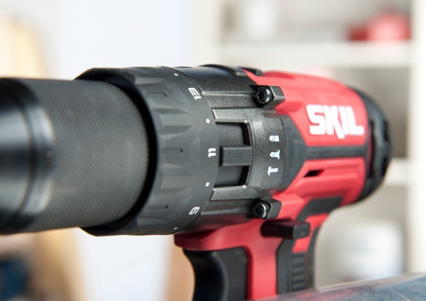Шуруповерт ударний акумуляторний SKIL CD1E3020CA