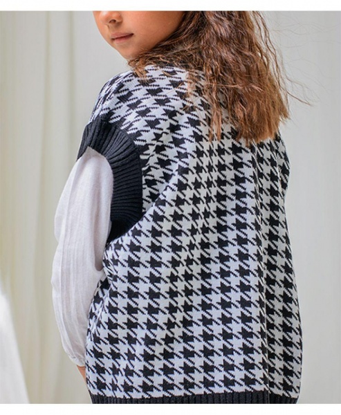 Жилет для дівчинки ART KNIT Лапки р.116122 чорний 