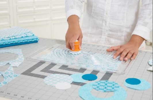 Резак круговой для ткани 1023904 Fiskars