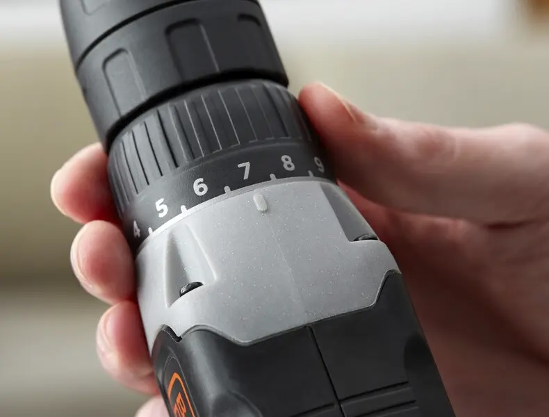 Шуруповерт аккумуляторный Black+Decker BCD001C1