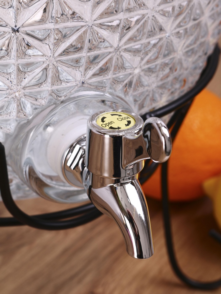 Емкость для напитков Maxmark Рineapple 10 л с крышкой и краном на металлической подставке