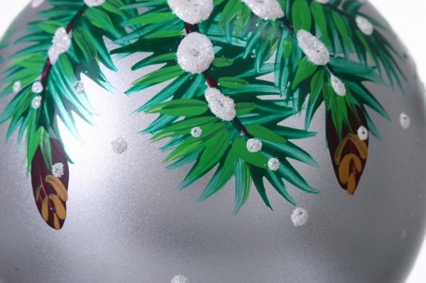 Шар новогодний сосновая ветвь с рисунком d 80 мм белый