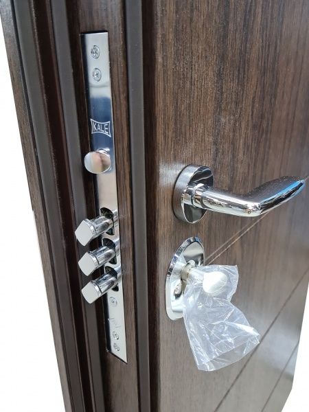 Дверь входная Булат Гарант гладкая 156 Уличная дуб темный 2050x850мм левая