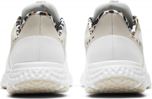 Кроссовки Nike Revolution 5 DA3083-110 р.US 8 белый