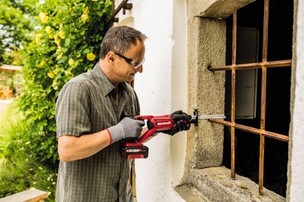 Пила шабельна Einhell X-Change TE-AP 18 Li (1x2,5Ah) 4512097+4326300