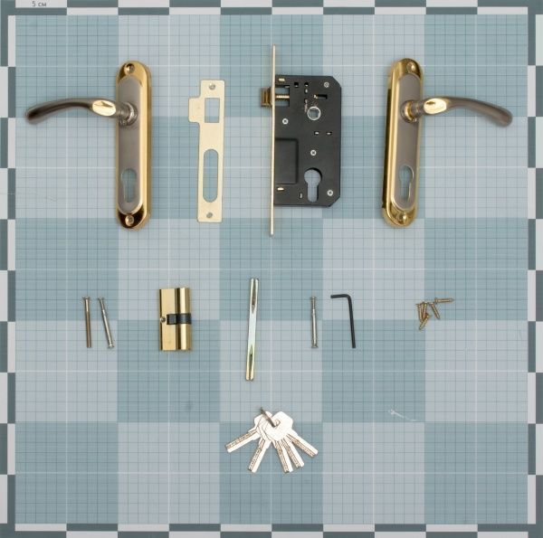 Ручка на планці BRUNO 910K6 PZ 62 мм матовий нікель