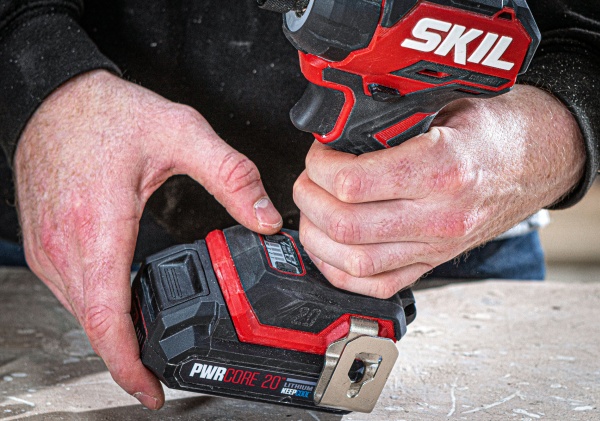 Гайковерт ударный аккумуляторный SKIL SD1E3225CA