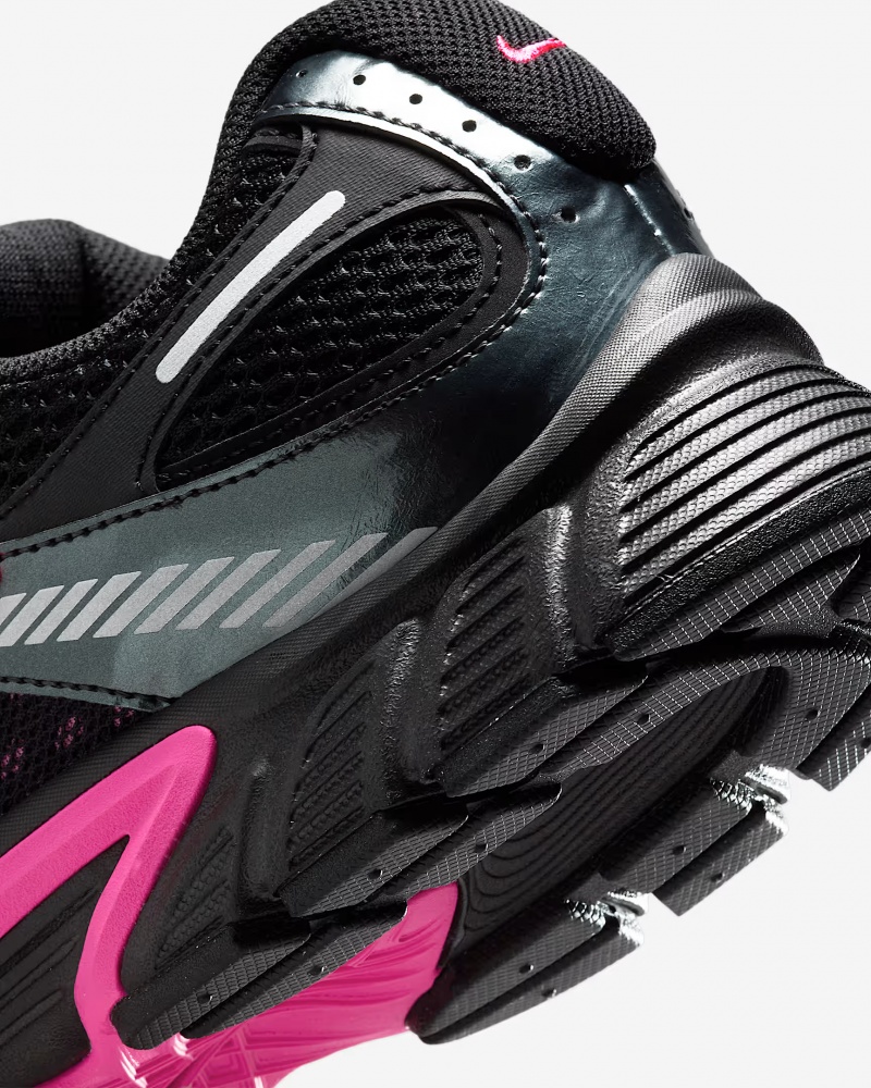 Кросівки Nike NIKE V5 RNR HQ7901-002 р.38