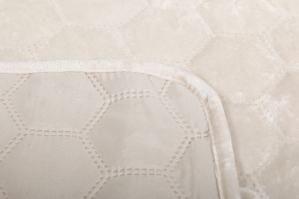 Покрывало Greek Velvet 160x220 см La Nuit молочный 