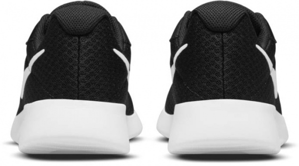 Кроссовки Nike TANJUN DJ6258-003 р.43 9.5 27,5 см черный