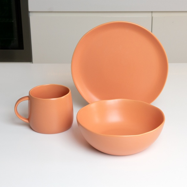 Тарелка обеденная Совершенство 25 см розовая MVM