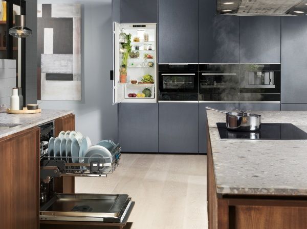 Вбудовувана посудомийна машина Electrolux EEC967300L