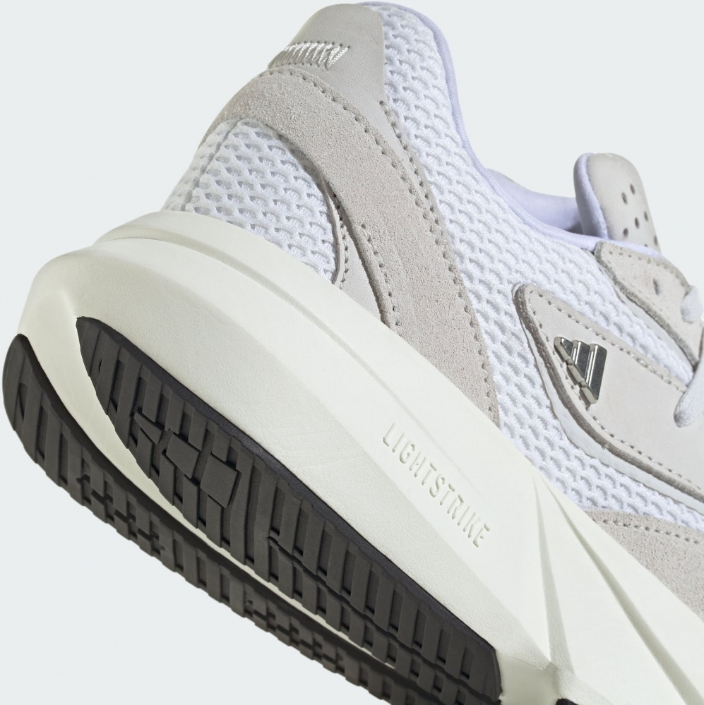 Кроссовки женские Adidas LIGHTBLAZE CRYWHT/FTWWHT/GREONE JH6958 р.38 белые