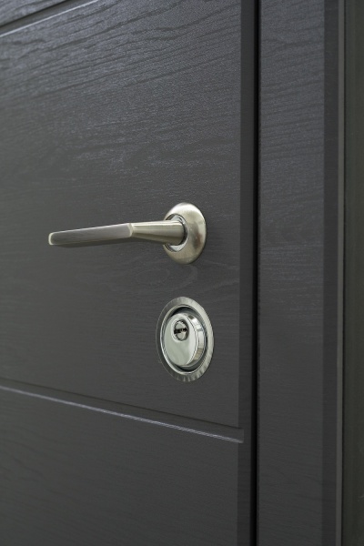 Двері вхідні Міністерство дверей КС (квартира) дуб грифель / пломбір горизонт 2050х860 мм праві