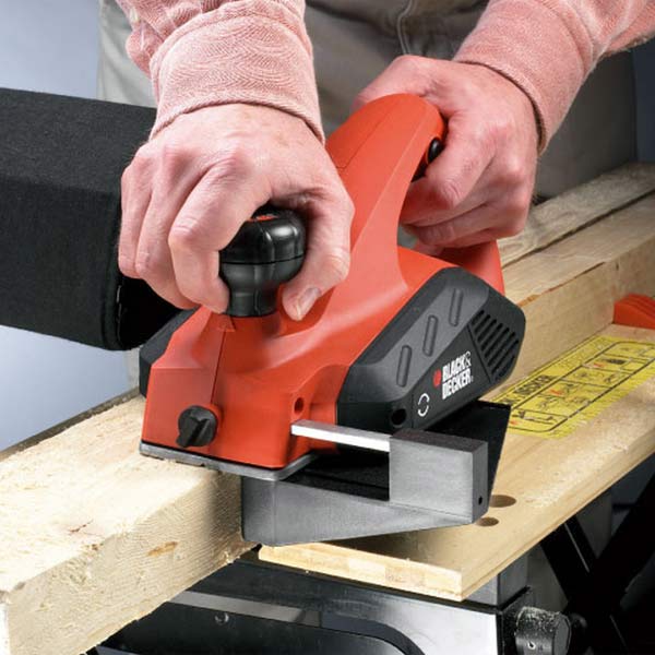 Электрорубанок Black+Decker KW712KA