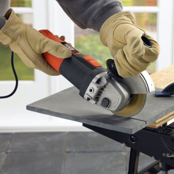 Шлифмашина угловая Black&Decker KG902