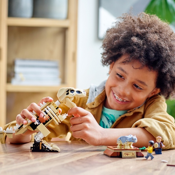 Конструктор LEGO Jurassic World Виставковий скелет тиранозавра 76940